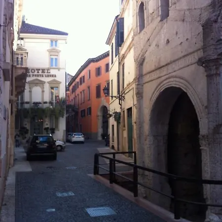 Nel Centro Storico Di Apartment
